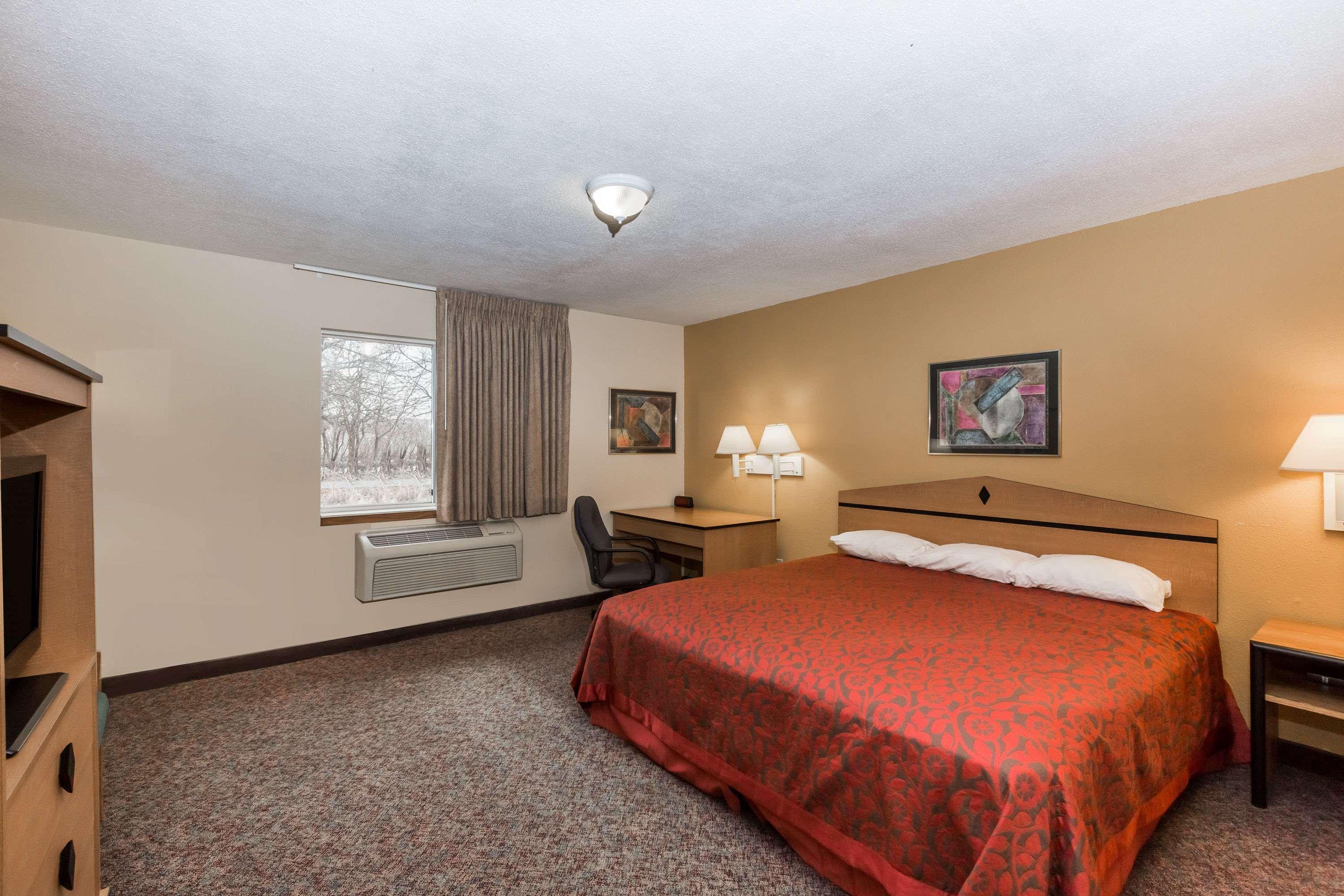 Days Inn By Wyndham Atlantic Екстериор снимка