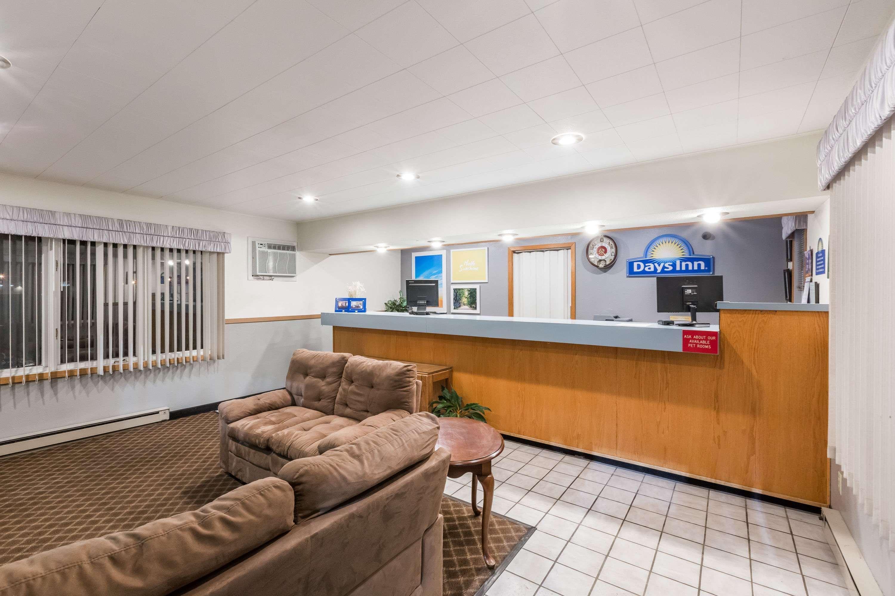 Days Inn By Wyndham Atlantic Екстериор снимка